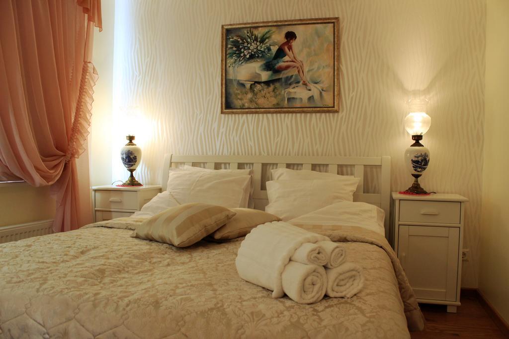 Embrace Hotel & Apartments Parnu Room photo