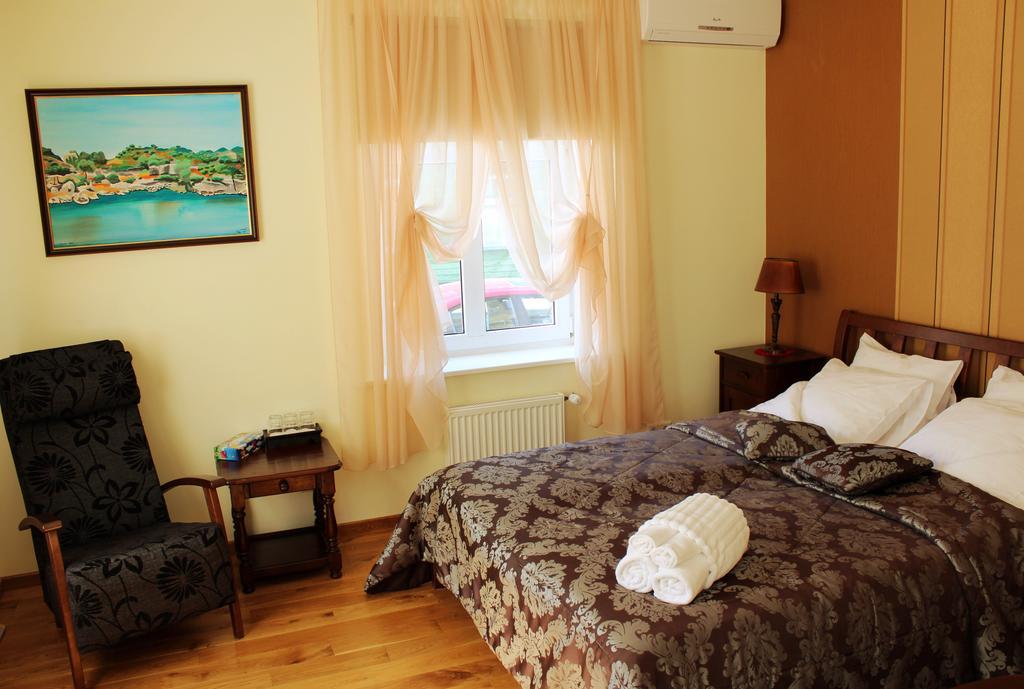 Embrace Hotel & Apartments Parnu Room photo